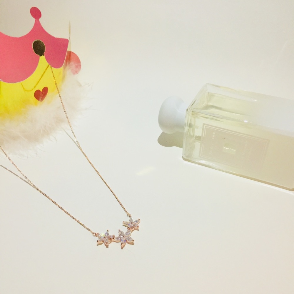 Three stars necklace 🌟